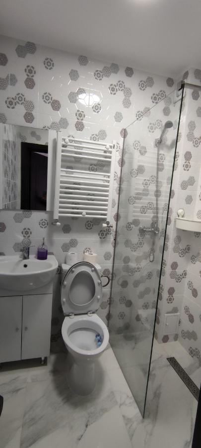 Home Naya Bukurešť Exteriér fotografie