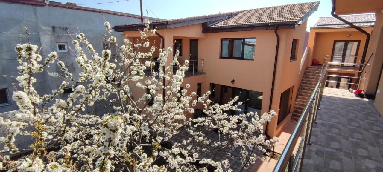 Home Naya Bukurešť Exteriér fotografie