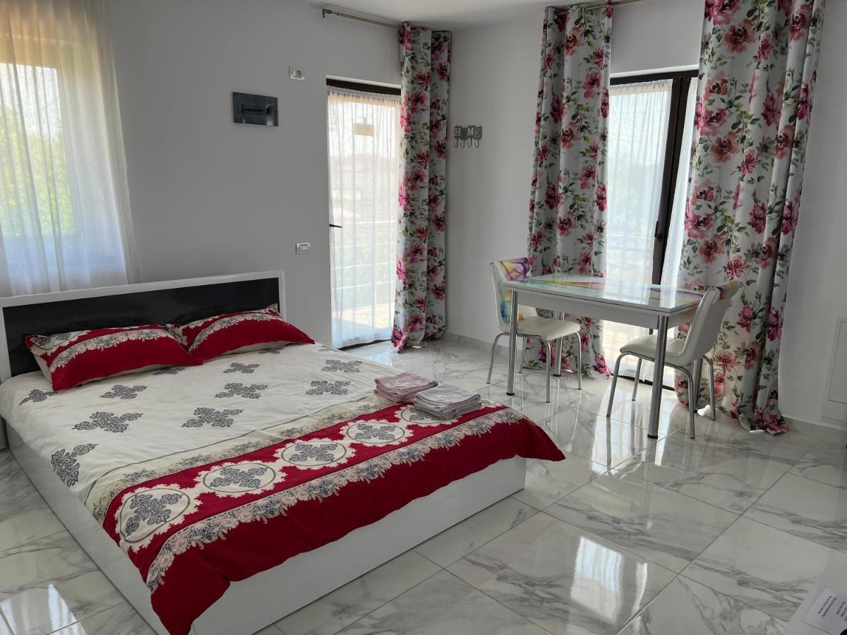 Home Naya Bukurešť Exteriér fotografie